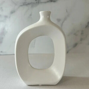 White Art- deco Ceramic Vase